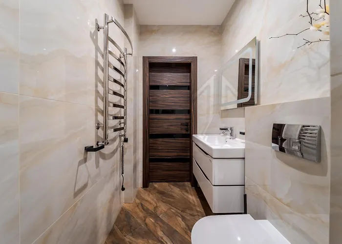 Inshiapartments On Hazova Str 6 리비프