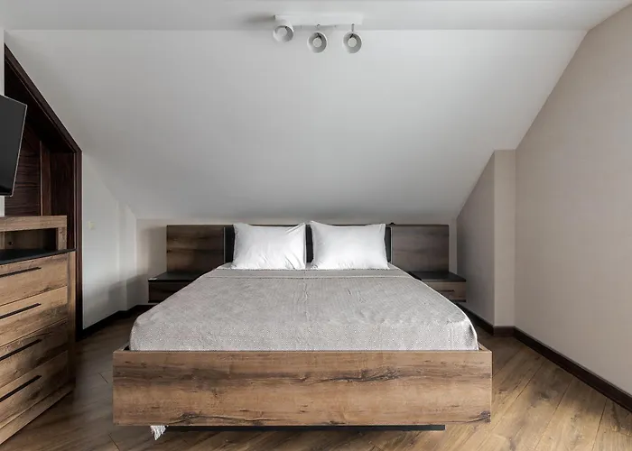 Inshiapartments On Hazova Str 6 아파트 *