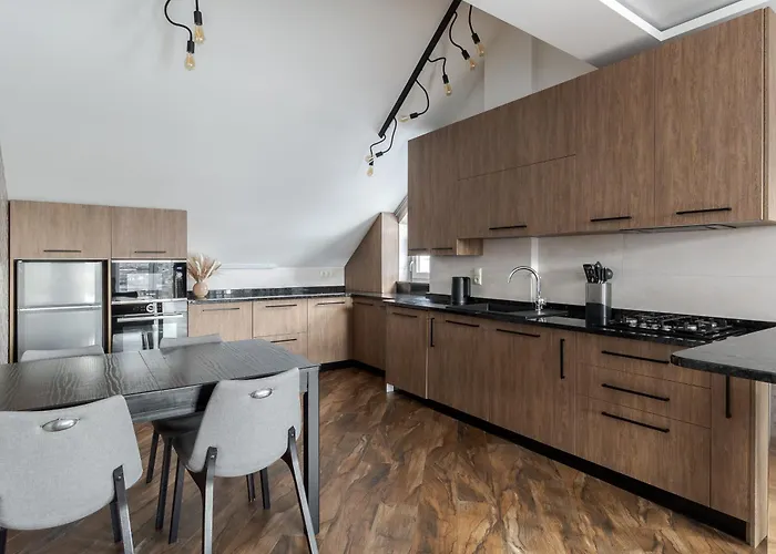 Inshiapartments On Hazova Str 6 아파트 *