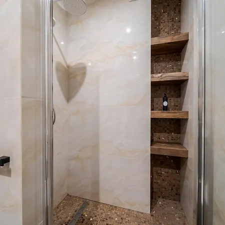 Inshiapartments On Hazova Str 6 شقة إلفيف