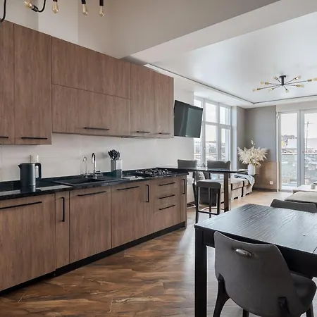 Inshiapartments On Hazova Str 6 شقة