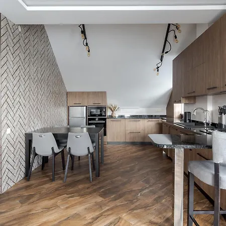 Inshiapartments On Hazova Str 6 شقة *