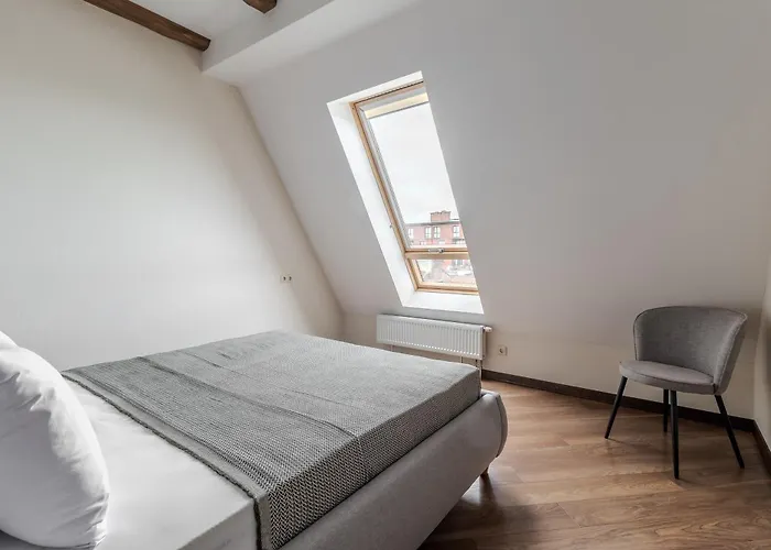 公寓 Inshiapartments On Hazova Str 6 *