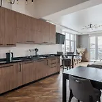 Inshiapartments On Hazova Str 6 شقة